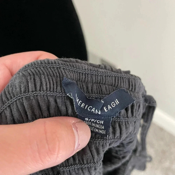 American Eagle Gray Shirred Stretchy Elastic Cropped Tank Top - Picture 6 of 10